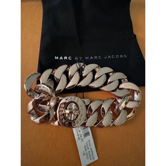Marc By Marc Jacobs “Katie” Turn Lock Rose Gold Chain Link Bracelet M3PE530 - Picture 1 of 4